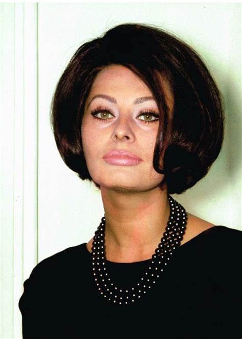 Sophia Loren 1964 Old Hollywood Style Hollywood Icons Retro Hairstyles Celebrity Hairstyles