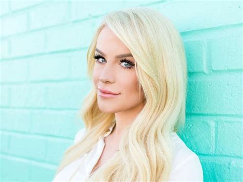 Gigi Gorgeous Talks Travel Youtube And All Things Canada