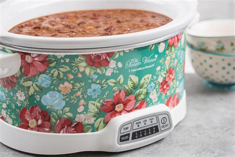 the pioneer woman vintage floral 7 quart programmable slow cooker
