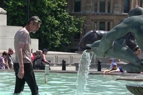 Londoners Jump Into Trafalgar Square Fountains To Cool Down As Temperatures Soar In Uk Mirror