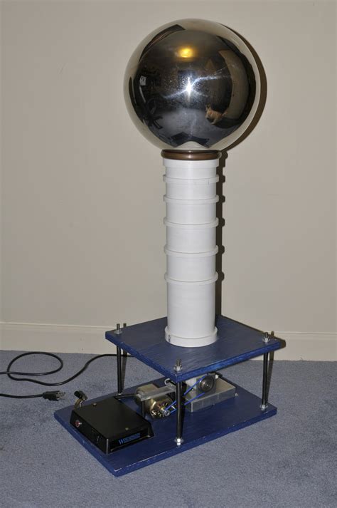 The van de graaff is a very simple machine, it amazes me that they are so expensive considering how uncomplicated they are, but to get the best out of i probably use the van de graaff more that anybody else in this country and so have slowly learnt a bit about them. 500,000 Volt Van De Graaff Generator Using Cheap Parts ...