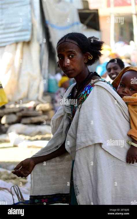 A Tigrayan Woman In The Vibrant Market In Mekele Ethiopia Stock Photo
