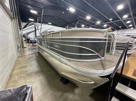 New Sun Tracker Party Barge Xp Minot Boat Trader