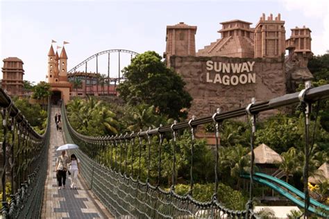 Sunway lagoon still attracts busloads of tourists since it opened in 1992. Interesting Places In Malaysia: Sunway Lagoon Theme Park ...