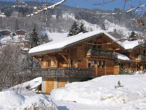 2 terrasses et 1 balcon. Location Chalet 4* 10 pers. Pied des pistes été / hiver ...
