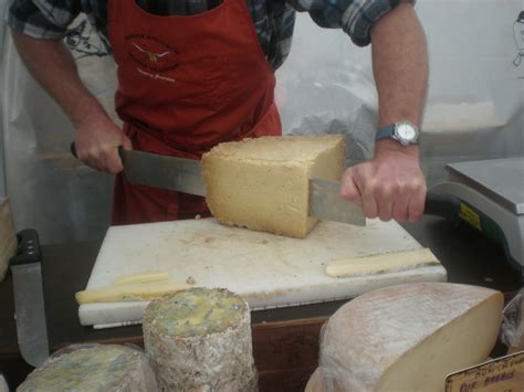 Bestenin Naneleri Auvergne Bölgesi Peynirleri Cantal Salers Saint Nectaire Fourme Dambert