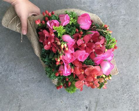 Happy Bunch Provides Flower Subscription Delivery Service
