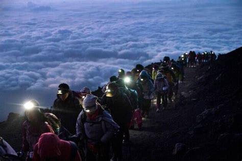 Making Climb To The Summit Of Majestic Mount Fuji In Japan World News