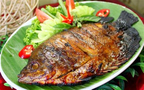 Ikan tilapia mungkin belum terlalu dikenal oleh masyarakat indonesia. CARA BAKAR IKAN GURAME AGAR ENAK, GURIH, LEZAT | WISATA ...