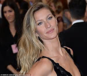 A Topless Gisele Bundchen Steps Into Kate Moss Shoes As The New Face