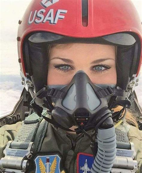 Pin By Loc Loc On Female Soldiers Fighter Pilot Female Pilot Female