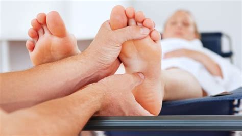 7 Acupressure Points For Your Feet To Remove Stress Headaches And More