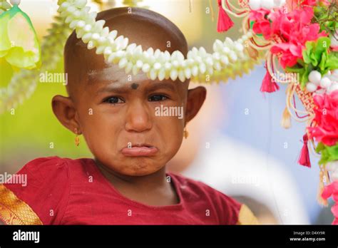 Indian Boy Crying Hi Res Stock Photography And Images Alamy