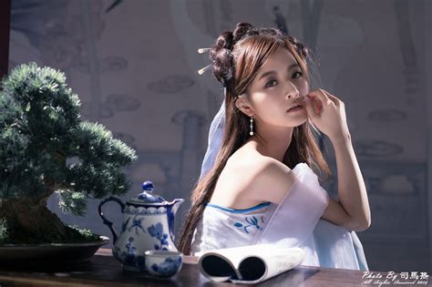 download tea set cup bonsai hairpin hair dress taiwanese asian woman mikako zhang kaijie 4k