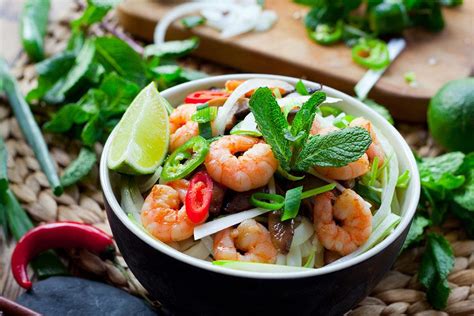 What it took for 2 huge awesome salads: Thai Chili Shrimp Salad | Denver Health Medical Plan