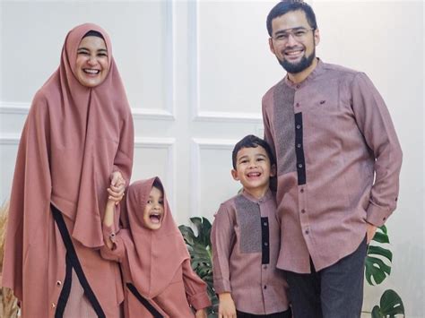 Tren Baju Lebaran 2021 Rekomendasi Baju Muslim Seragam Keluarga Intip