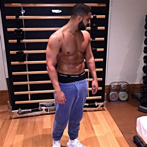 Drake Is Torturing Fans With His Abs E Online Au