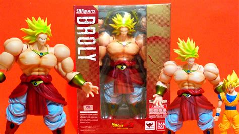 His overwhelming power and muscular build are captured with meticulous sculpting detail. Broly S.h.Figuarts bandai Dragon Ball Z Review Español - YouTube