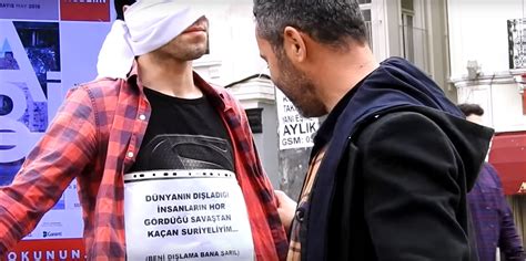 Fulya öztürk (5 yanvar 1989, adana) — türkiyə jurnalisti. "Savaştan bir kaçan Suriyeliyim, beni dışlama, bana sarıl"