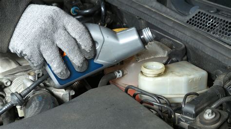 Brake Fluid What Is It And How Does It Work The Drive