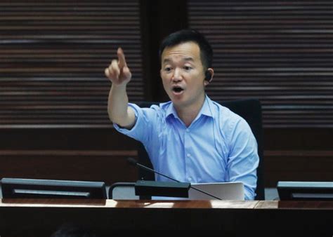 The site owner hides the web page description. 政Whats噏：建制無護航 慢必暫緩禁電子煙動議獲通過｜即時新聞｜港澳｜on.cc東網