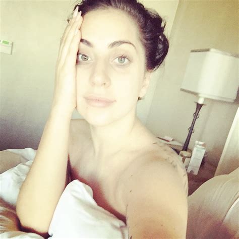 Lady Gaga Takes A No Makeup Selfie