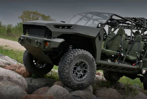 Gm Turns Colorado Zr2 Into Defense Infantry Squad Vehicle