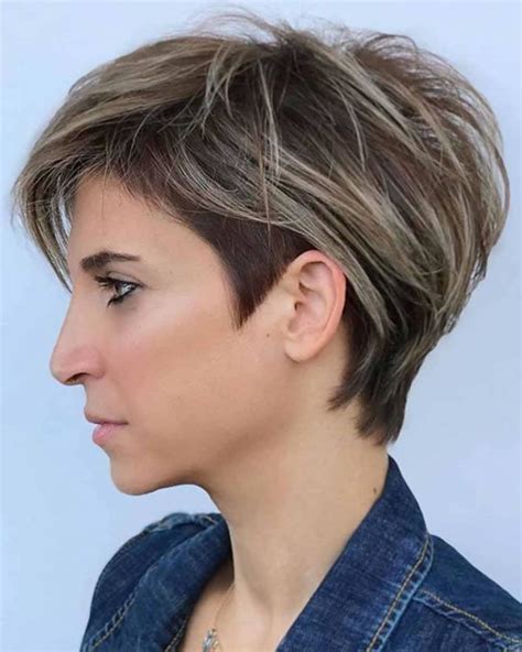 A long pixie haircut , are you finding a good haircut for your hairs. Long Pixie Haircuts for a Great look in 2021