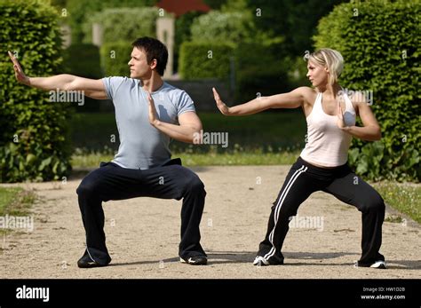 Pair With The Joga Paar Beim Joga Stock Photo Alamy