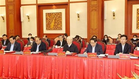 Politburo Discusses Review Of Resolution On Hanoi Capital Regions