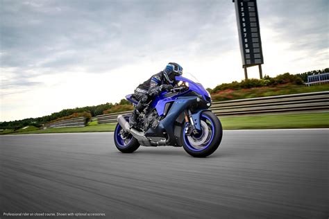 2023 Yamaha Yzf R1 Guide Total Motorcycle