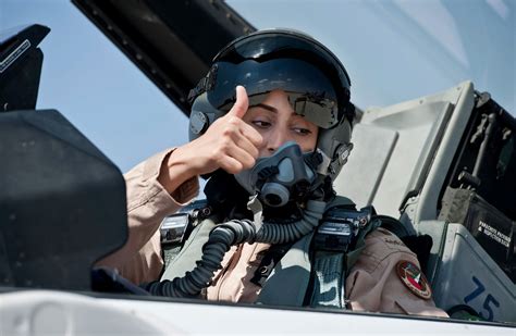 Uae’s 1st Female Fighter Pilot Led Airstrike Against Isis The Korea Times