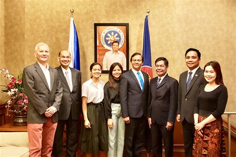 Ph Consul General Administers Oath Of Office Of New Ibp National