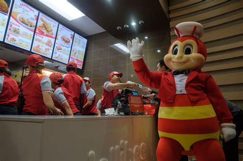 Filipino Fast Food Chain Jollibee To Open In Grand Central In 2023