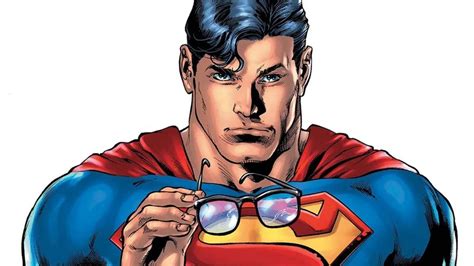 Superman Confirms Why His Glasses Are Key To His Secret Identity