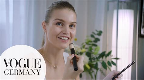 Watch Model Luna Bijls 5 Minuten Make Up Für Dezenten Glamour Vogue