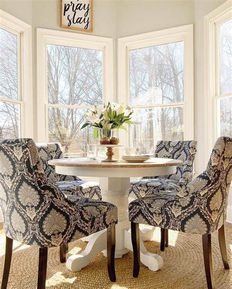 10 Small Round Dining Table Decorating Ideas