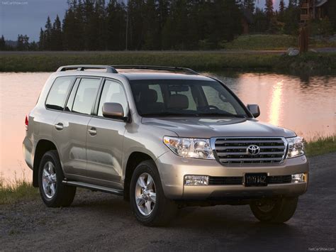 Toyota Land Cruiser 200 Photos Photogallery With 99 Pics