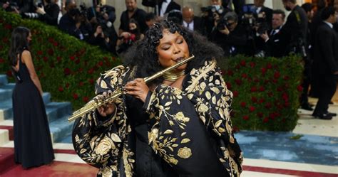 Lizzo Twerks And Plays James Madisons 200 Year Old Crystal Flute At Dc