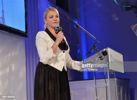 Espn Sportscaster Michelle Beadle Speaks On Stage At The Paley Prize