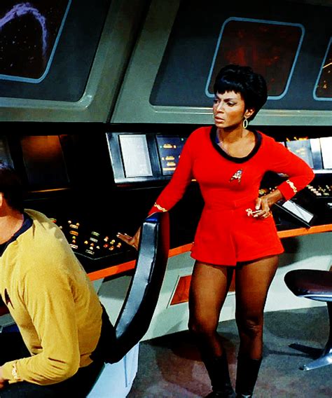 Lieutenant Uhura A K A Nichelle Nichols On Star Trek Star Trek