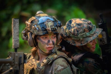 The 10 Most Asinine Questions About Women In The Military Answered In The Most Asinine Way