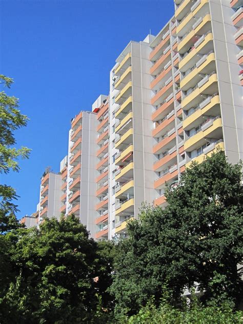 Mehr daten und analysen gibt es hier: Helle 3-Zimmer Wohnung in zentraler Lage von Neuperlach!