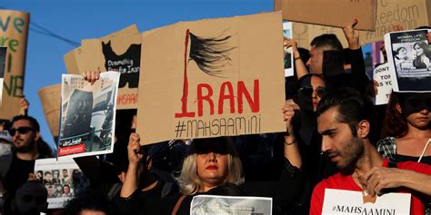 En Iran Après La Mort De Mahsa Amini La Révolte Contre Le Pouvoir Sétend
