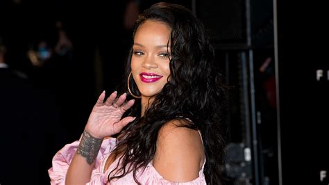 Rihanna On Choosing Outfits For Her Fluctuating Body Type