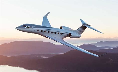 13 Billionaires Who Own Private Jets With Incredible Features