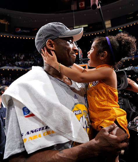 Vanessa Bryant Posts Heartbreaking Video Of Kobe Celebrating 2009 Nba Win With Daughter Gianna