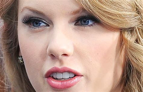 Taylor Swift Close Up Image