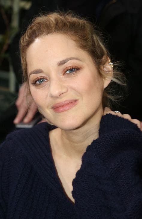 C'est surtout grâce à luc besson que l'on entend parler d'elle. Marion Cotillard at Chanel Paris Fashion Week, January 2018