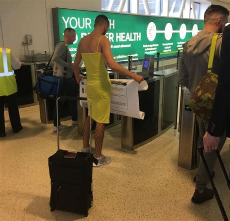 24 Unexpected Airport Sightings That May Make You Chuckle Hilarious